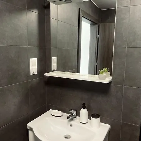 Lux Apartment Oroshaza